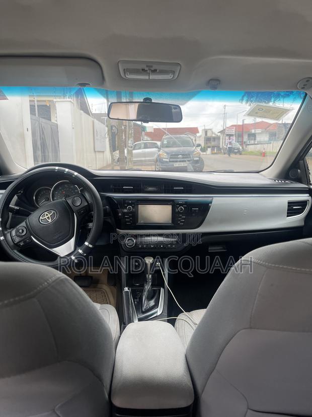 Toyota Corolla L 4dr Sedan (1.8L 4cyl 4A) 2014 Gray