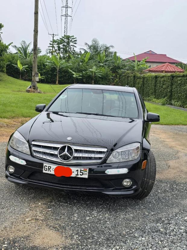 Mercedes-Benz C300 2010 Black
