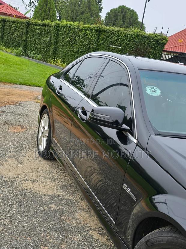 Mercedes-Benz C300 2010 Black