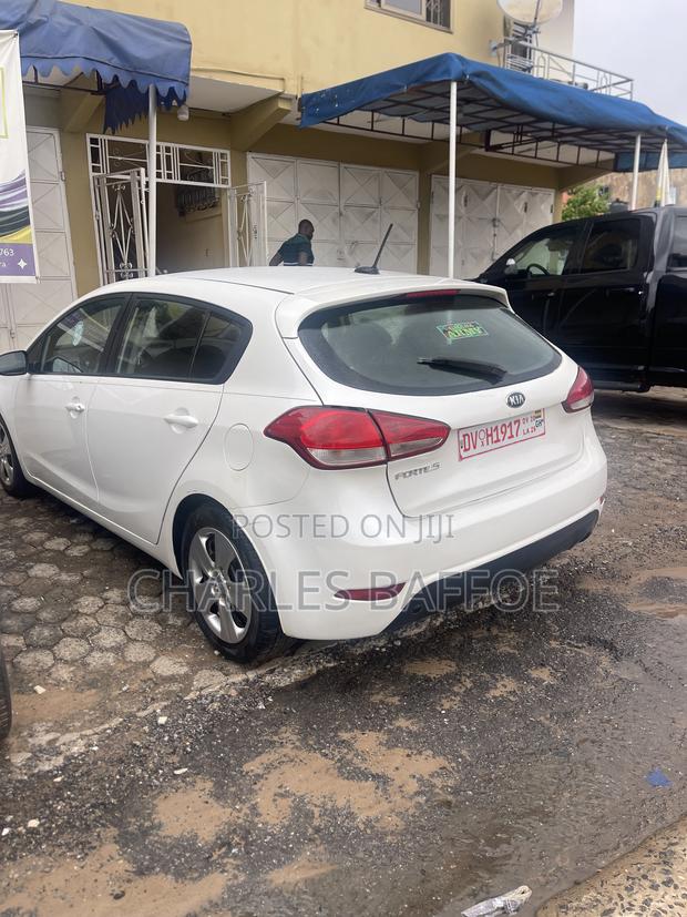 Kia Forte SX Hatchback 2016 White