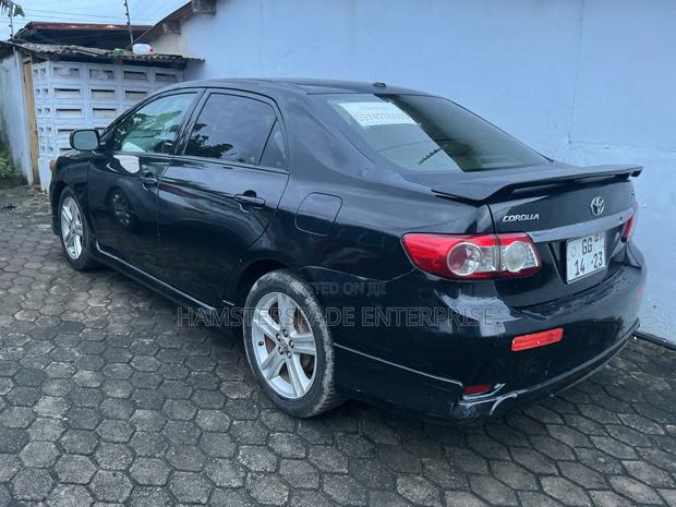 Toyota Corolla 2013 Black