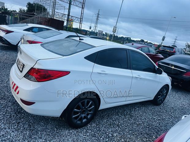 Hyundai Accent 2011 White