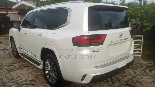 Toyota Land Cruiser 2025 White