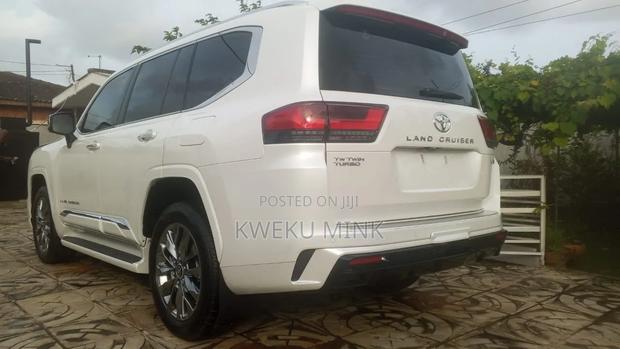 Toyota Land Cruiser 2025 White