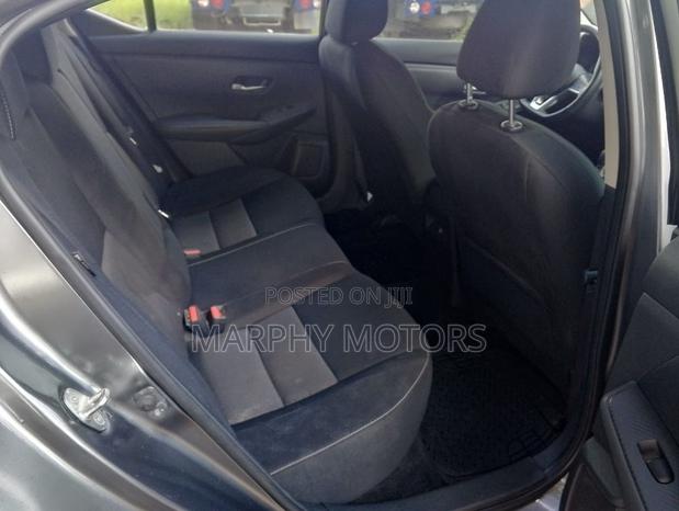Nissan Sentra 2022 Silver