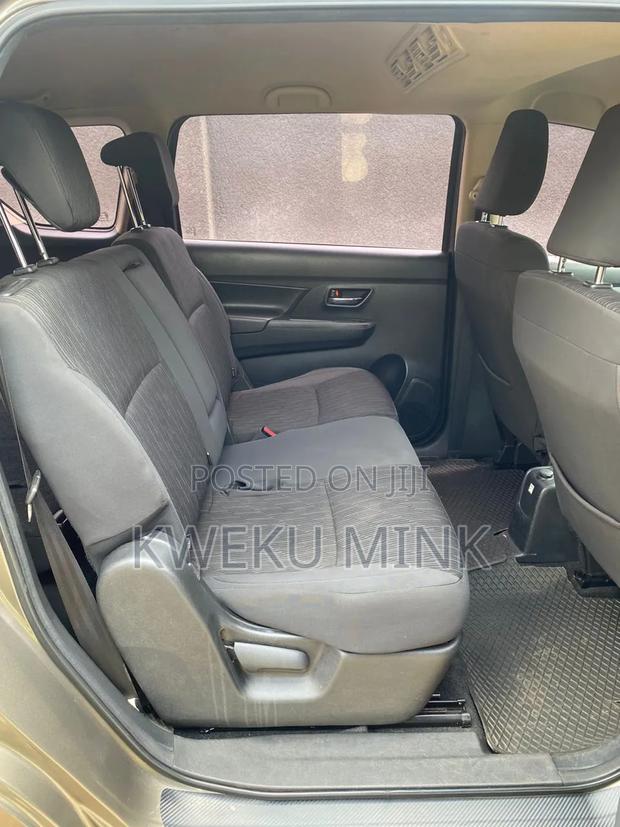 Toyota Rumion 1.5 FWD 2023 Gray