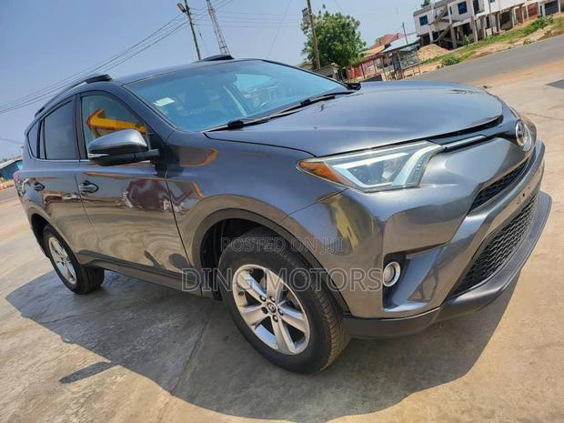 Toyota RAV4 2018 Gray