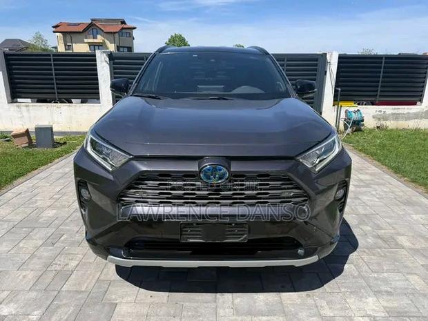 Toyota RAV4 2022 Gray