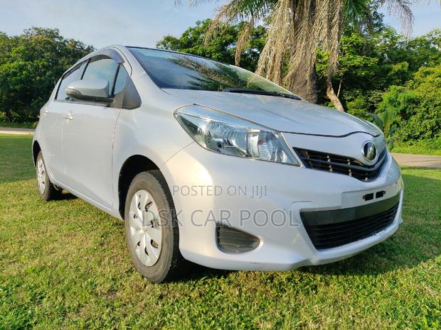 Toyota Vitz 1.3 AWD 5dr 2012 Silver