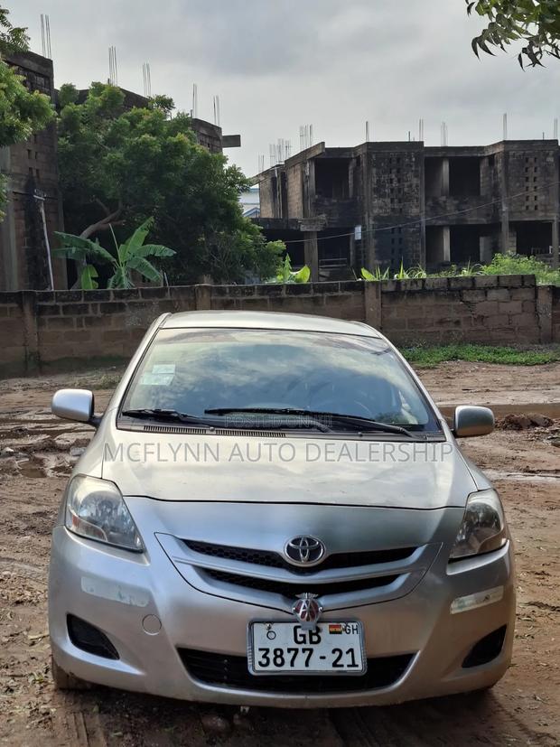 Toyota Yaris 2012 Silver