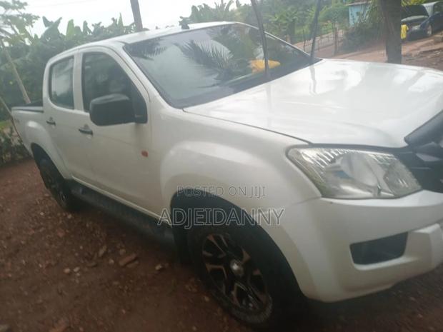 Isuzu D-MAX 2017 White