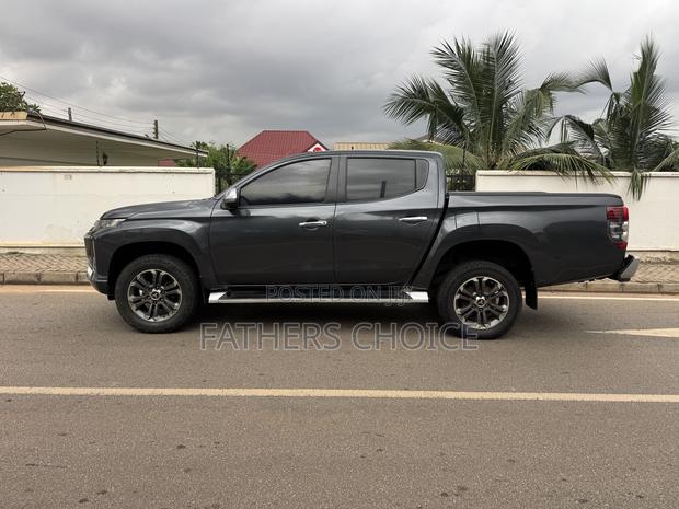 Mitsubishi L200 Double Cab 2.4 181hp 4WD 2020 Gray