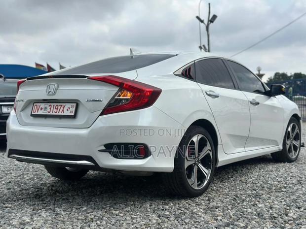 Honda Civic Touring Sedan 2019 White