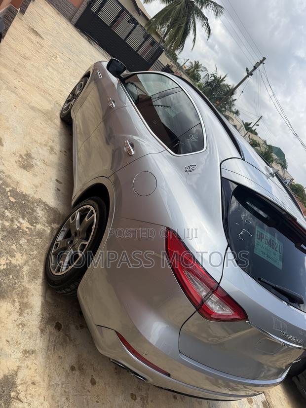 Maserati Levante S AWD 2017 Silver