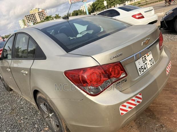 Chevrolet Cruze 2012 Brown