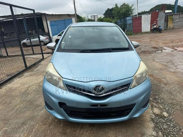 Toyota Vitz 2012