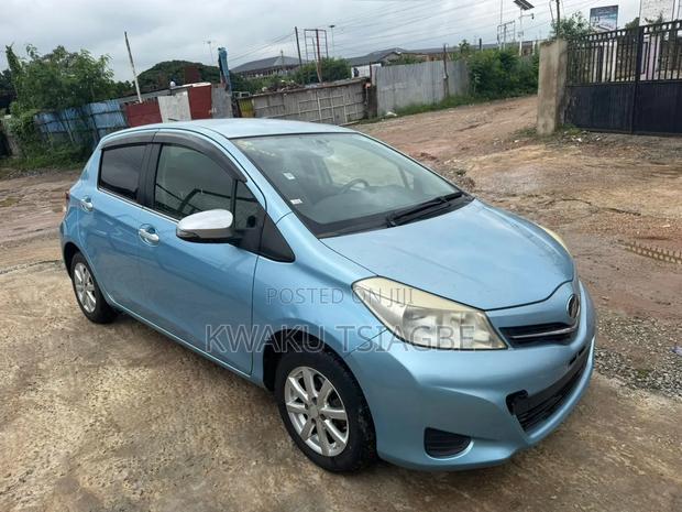 Toyota Vitz 2012