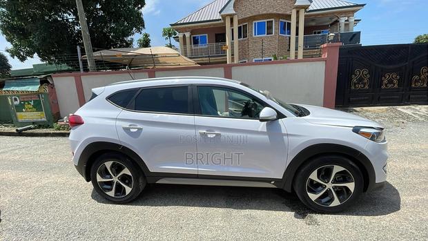 Hyundai Tucson SE AWD 2017 White
