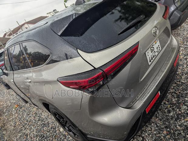 Toyota Highlander Limited 2021 Gray
