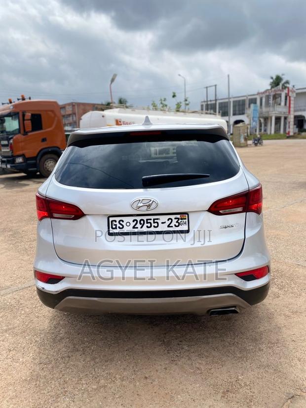 Hyundai Santa Fe 2017 Silver