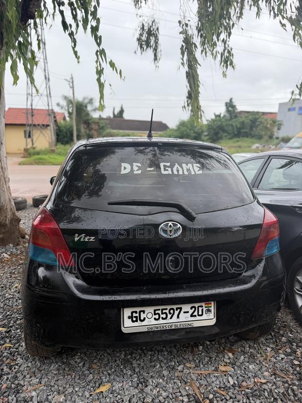 Toyota Vitz 2010 Black