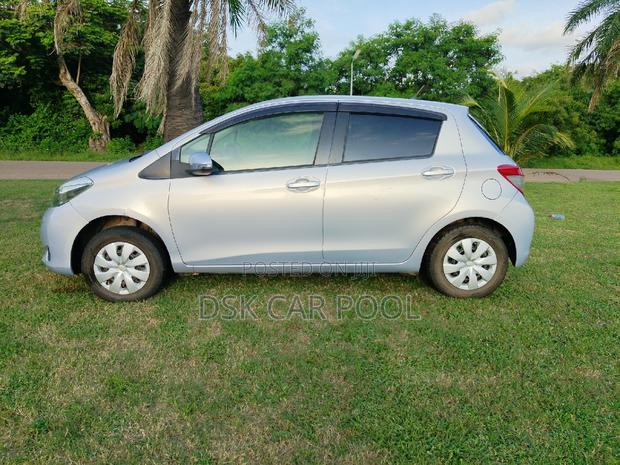 Toyota Vitz 1.3 AWD 5dr 2011 Silver