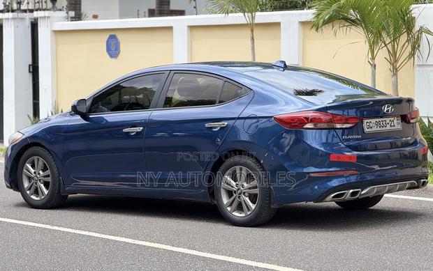 Hyundai Elantra 2017 Blue