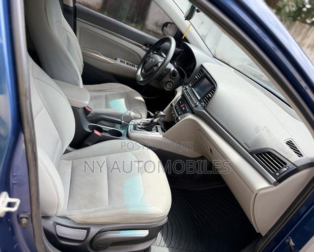 Hyundai Elantra 2017 Blue