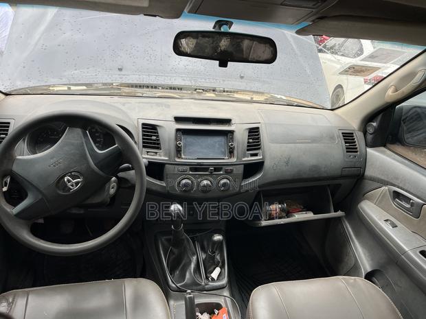 Toyota Hilux 2.5 D-4D 4X4 SRX 2012 Black