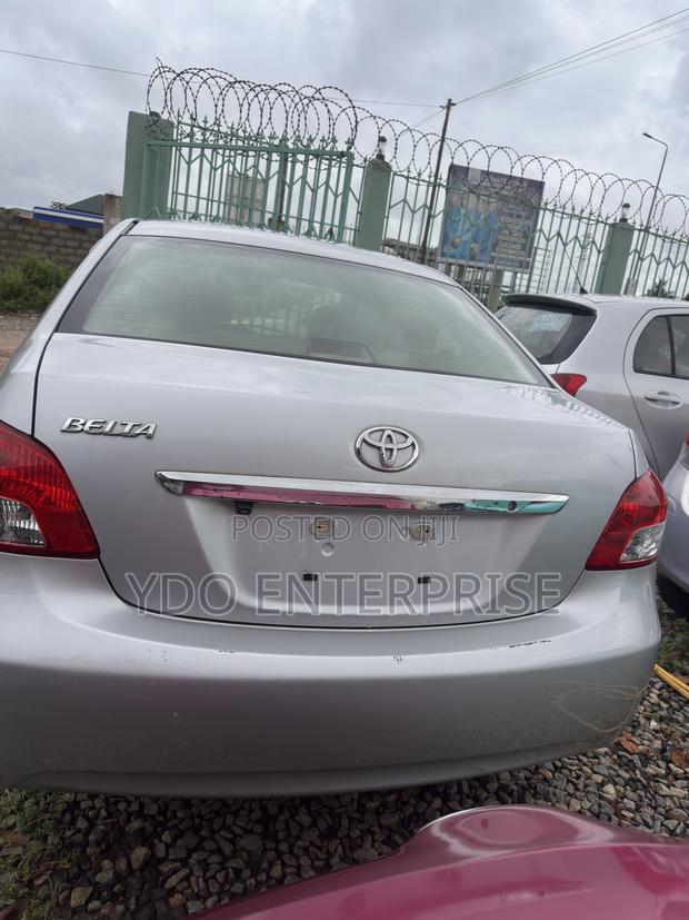 Toyota Belta 2008 Gray