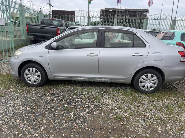 Toyota Belta 2008 Gray