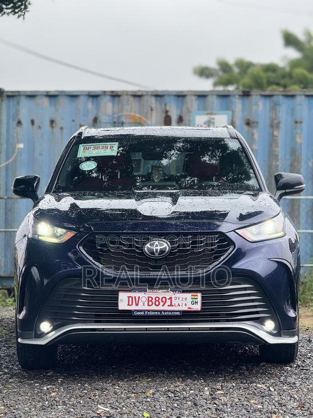 Toyota Highlander XSE 2022 Blue
