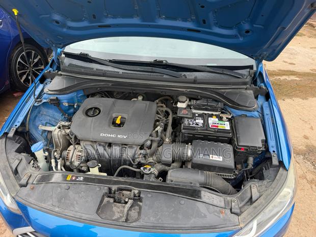 Hyundai Elantra Sport Sedan FWD (1.6L 4cyl 6M) 2017 Blue