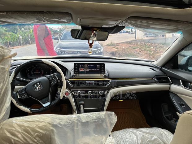 Honda Accord 2018 White