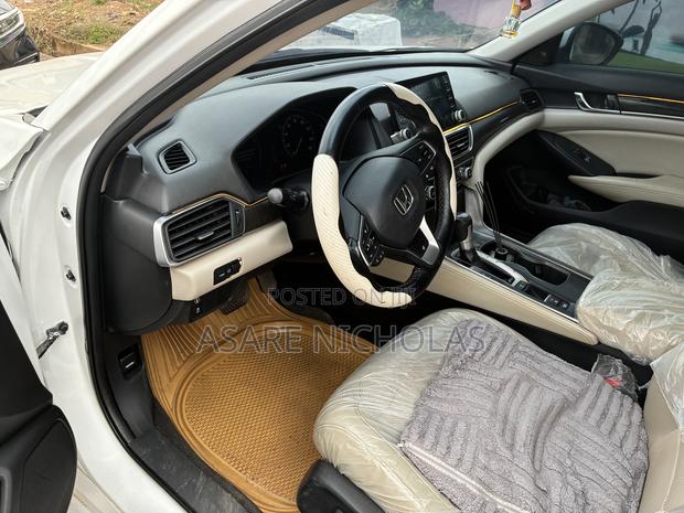 Honda Accord 2018 White