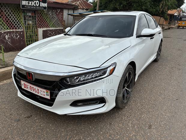 Honda Accord 2018 White