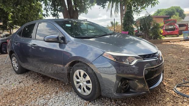 Toyota Corolla 2015 Gray