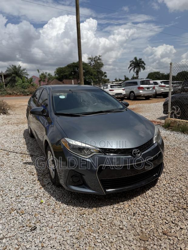 Toyota Corolla LE 4dr Sedan (1.8L 4cyl CVT) 2015 Gray