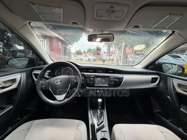 Toyota Corolla LE 4dr Sedan (1.8L 4cyl CVT) 2015 Gray