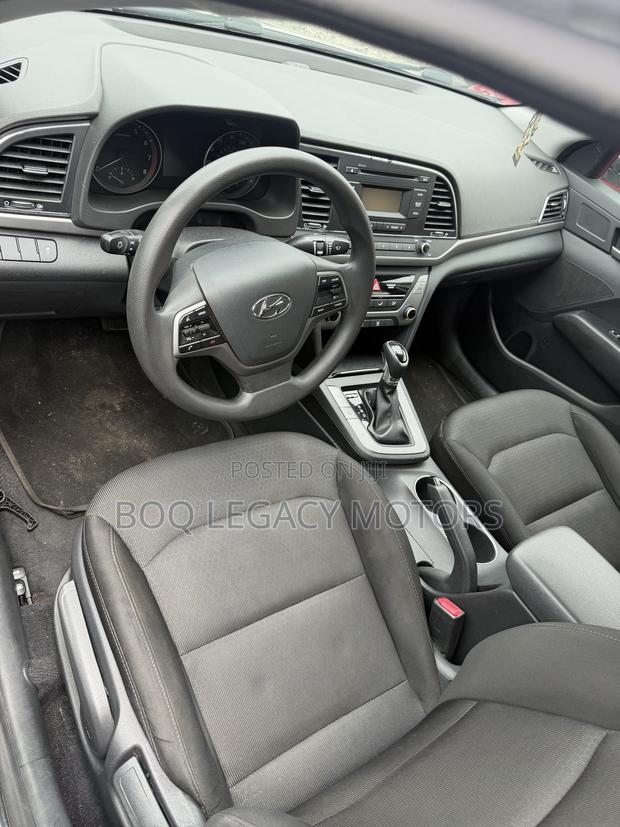 Hyundai Elantra 2017 Silver
