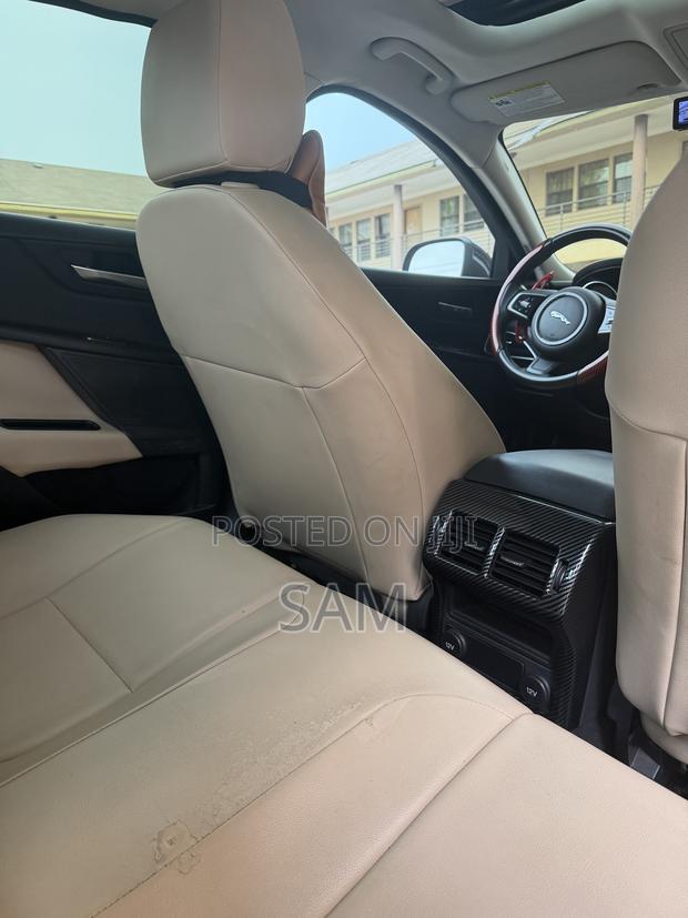 Jaguar XE 25t Premium RWD 2018 Green