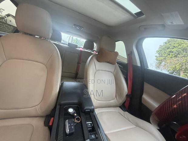 Jaguar XE 25t Premium RWD 2018 Green