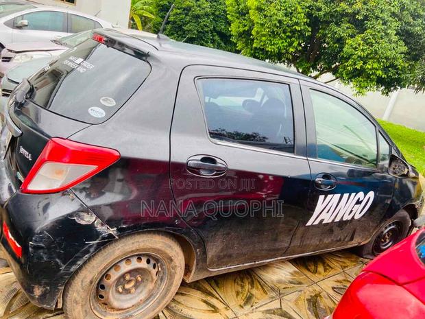 Toyota Vitz 2012 Black