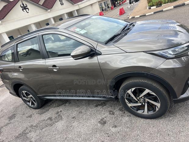 Toyota Rush 1.5 AWD 2019 Brown