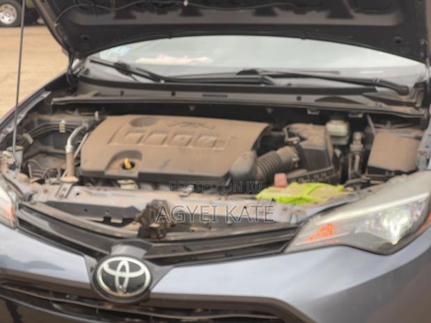 Toyota Corolla LE 4dr Sedan (1.8L 4cyl CVT) 2017 Gray