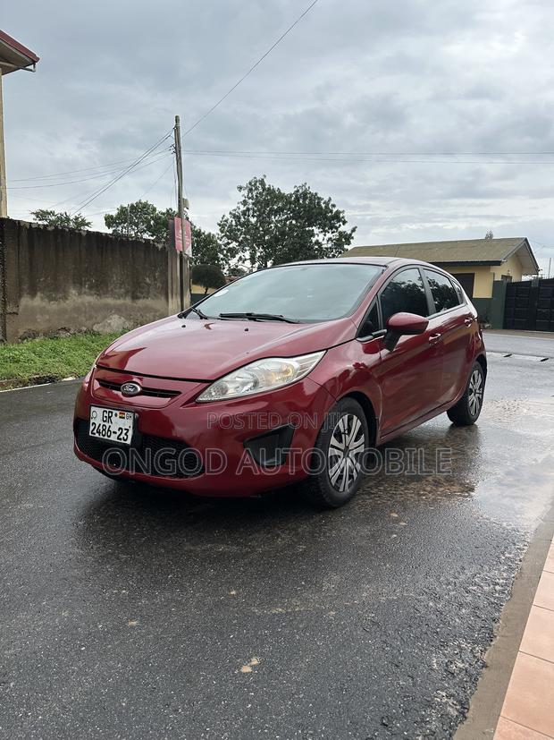 Ford Fiesta SE 4dr Hatchback (1.6L 4cyl 5M) 2014 Red