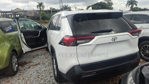 Toyota RAV4 2020 White