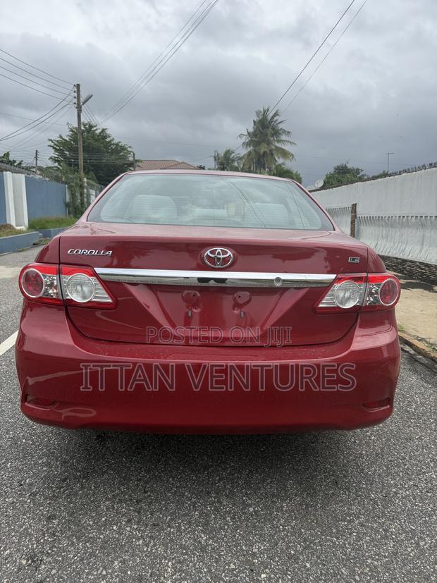 Toyota Corolla L 4dr Sedan (1.8L 4cyl 5M) 2013 Beige