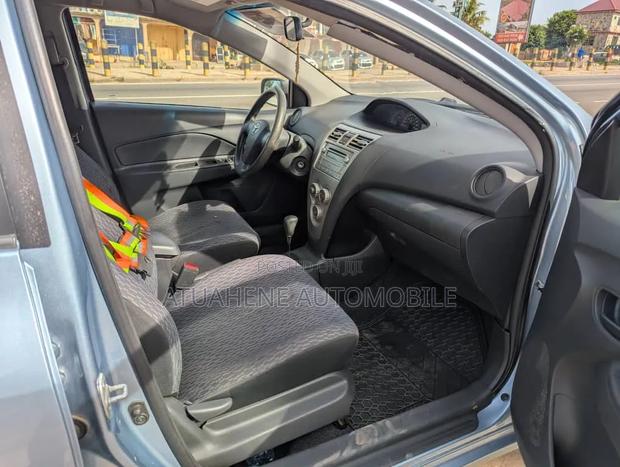 Toyota Yaris 2009 Blue