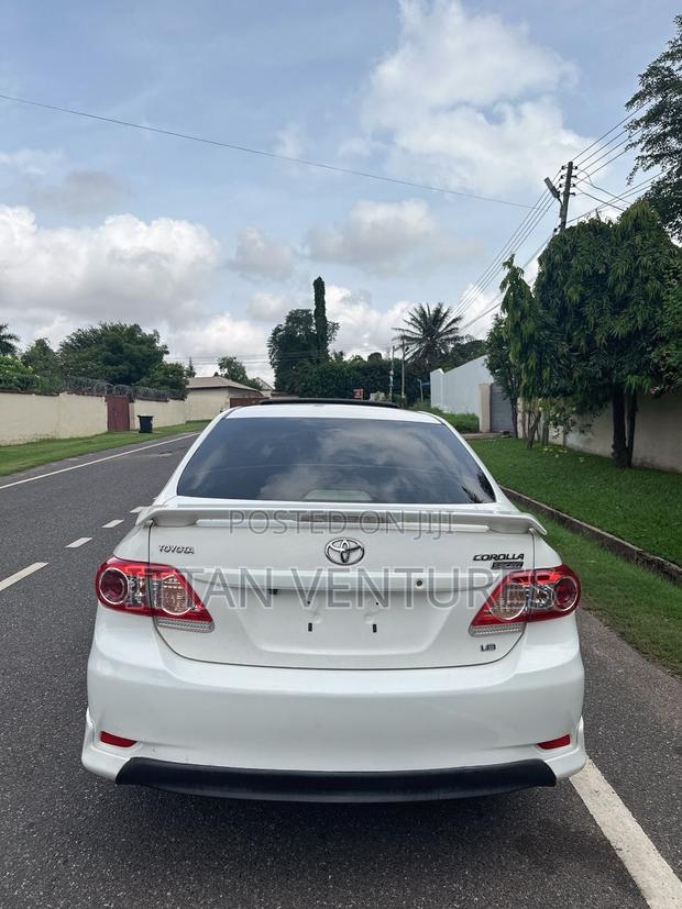 Toyota Corolla S 4dr Sedan (1.8L 4cyl 4A) 2013 White